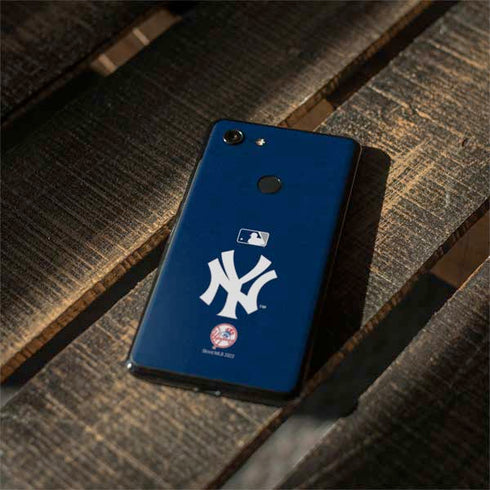 MLB New York Yankees - Solid Distressed Google Pixel 3 XL Skin